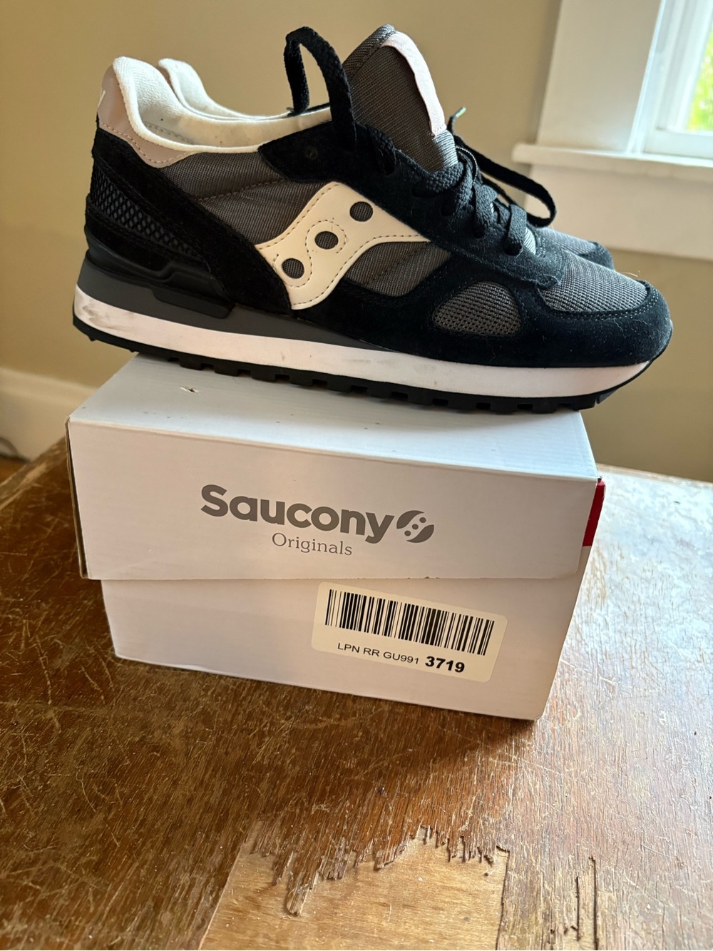 Saucony Retro Runner - Black, Gray & White